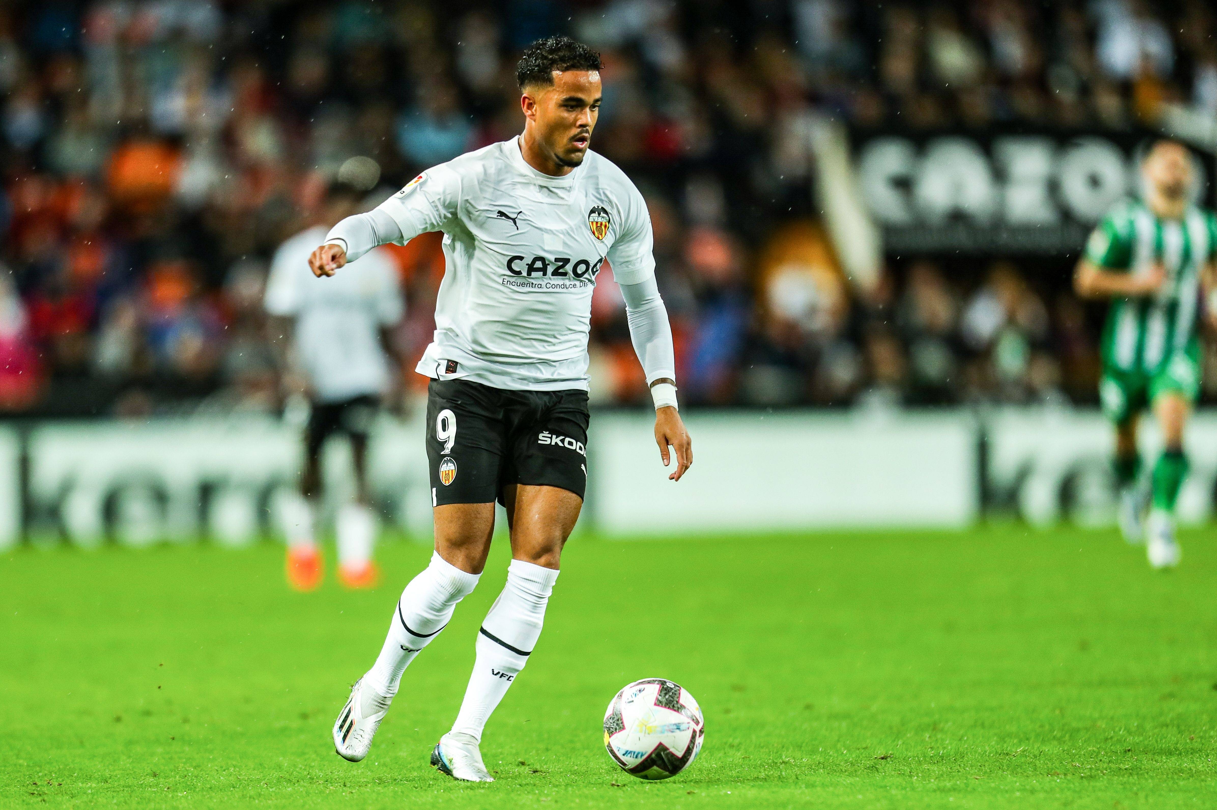 今夜西甲焦点战，洛杉矶湖人状态回暖，引发热议，资深球员宣示担当(洛杉矶警方承认局面已失控)